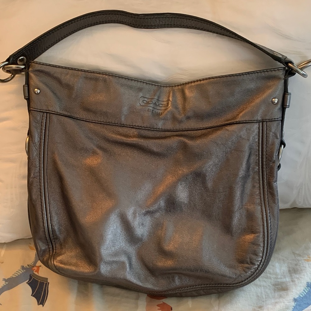 Pristine dark silver COACH hobo/shoulder bag 🤤